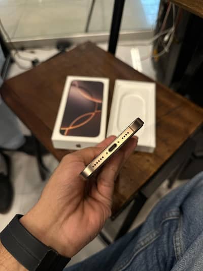 Apple iPhone 16 Pro Max