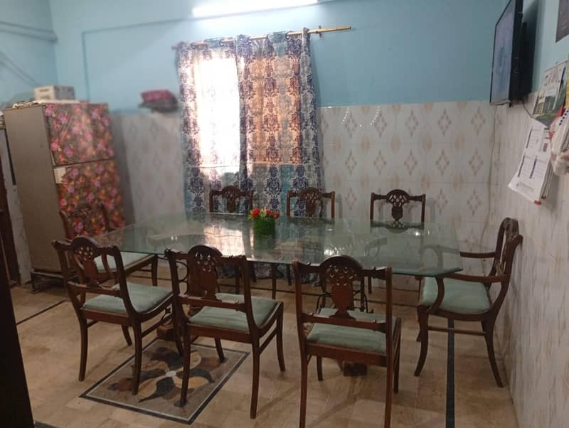 Excellent Dining table 3