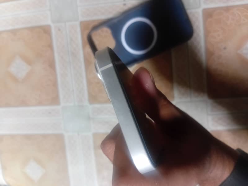 Apple iPhone 14 6