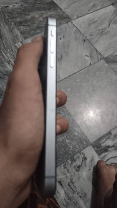 Apple iPhone XR