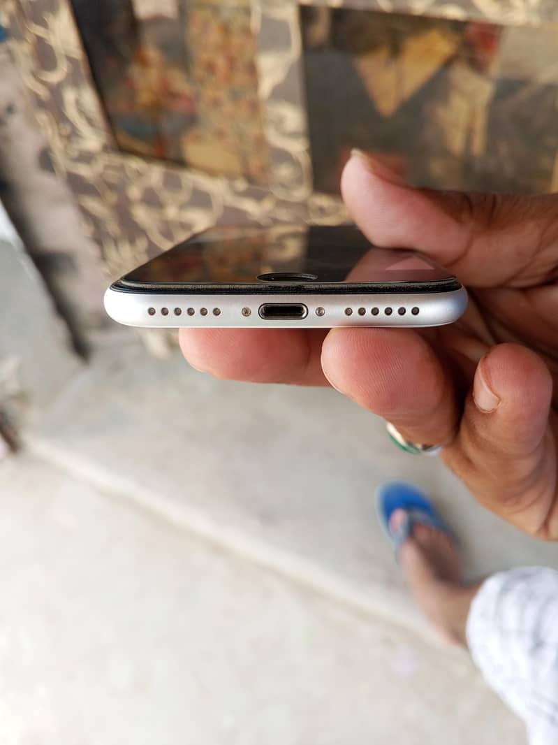 Apple iPhone SE 3