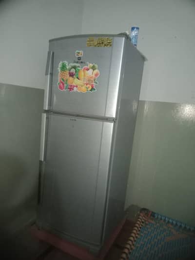 Dawlance medium-size non-inverter refrigerator,