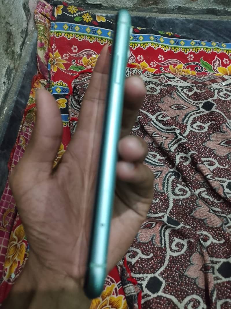 Apple iPhone 11 5