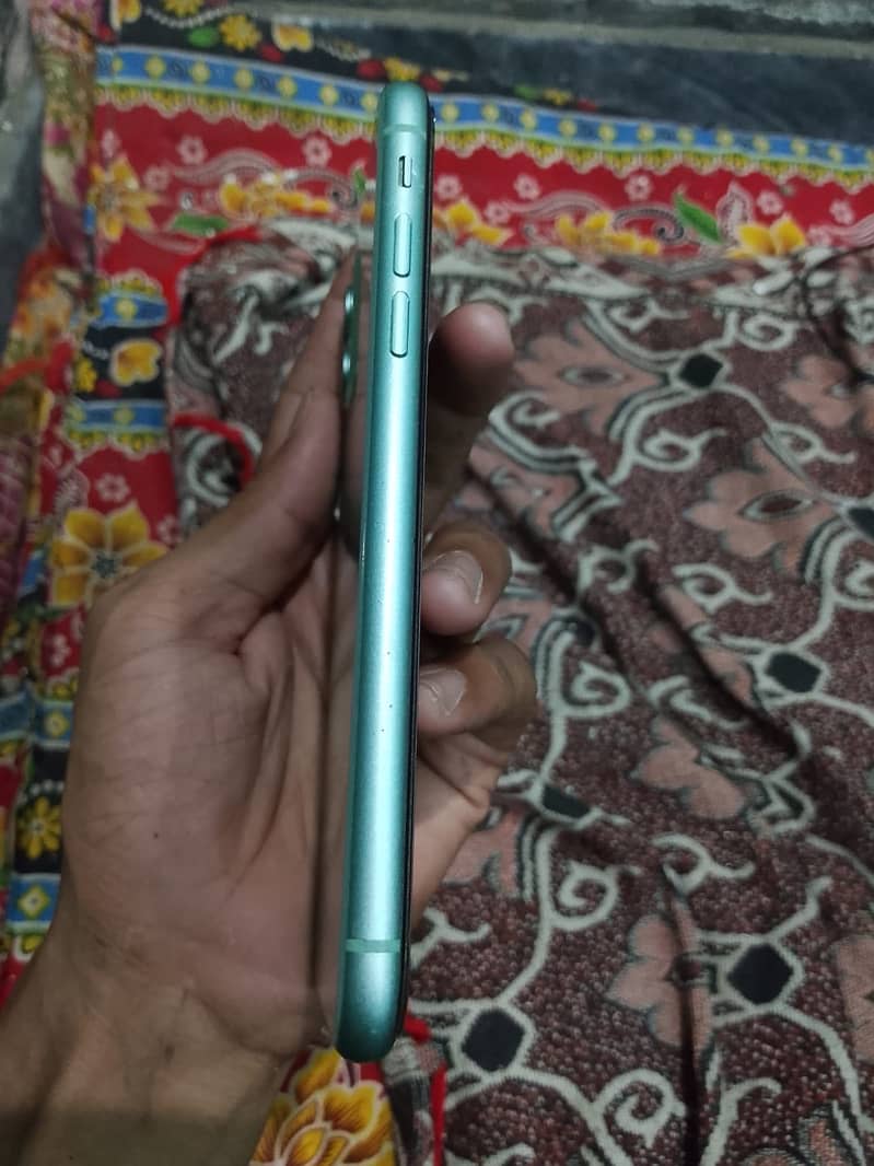 Apple iPhone 11 6