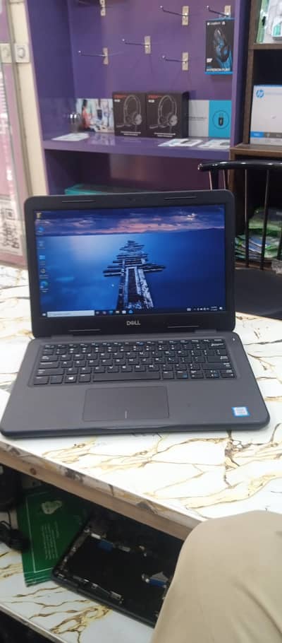 Dell Core i5 Generation 8th 08gb ram 256gb SSD good battery with warr