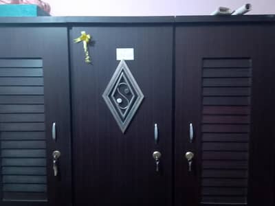 Almari big large size and large size divider
