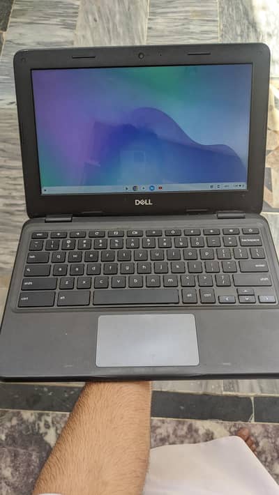 Dell Chromebook with screen
