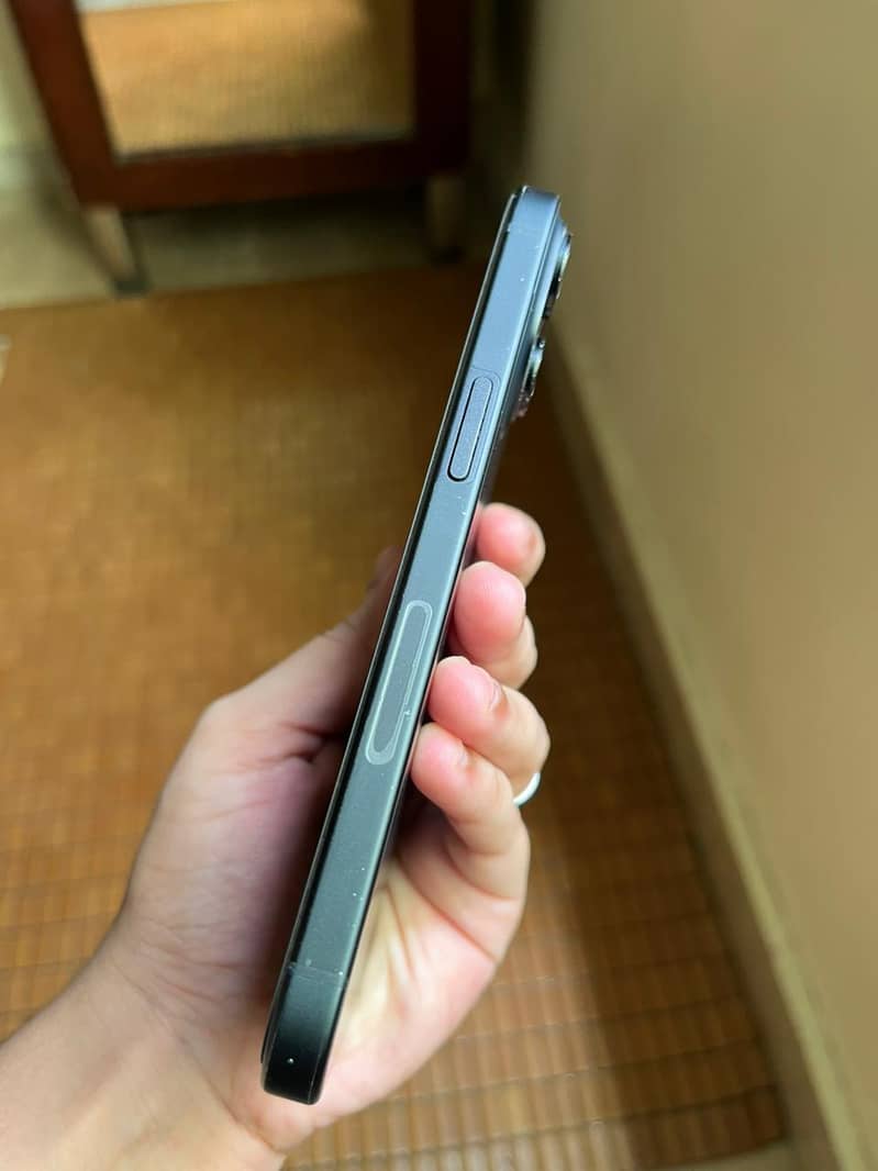 Apple iPhone 15 3