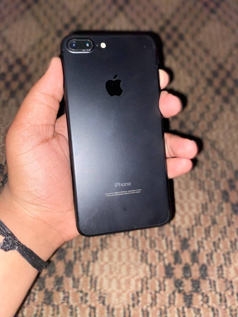 Apple iPhone 7 Plus 0