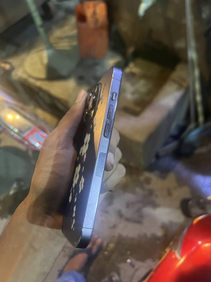 Apple iPhone 14 Pro 3