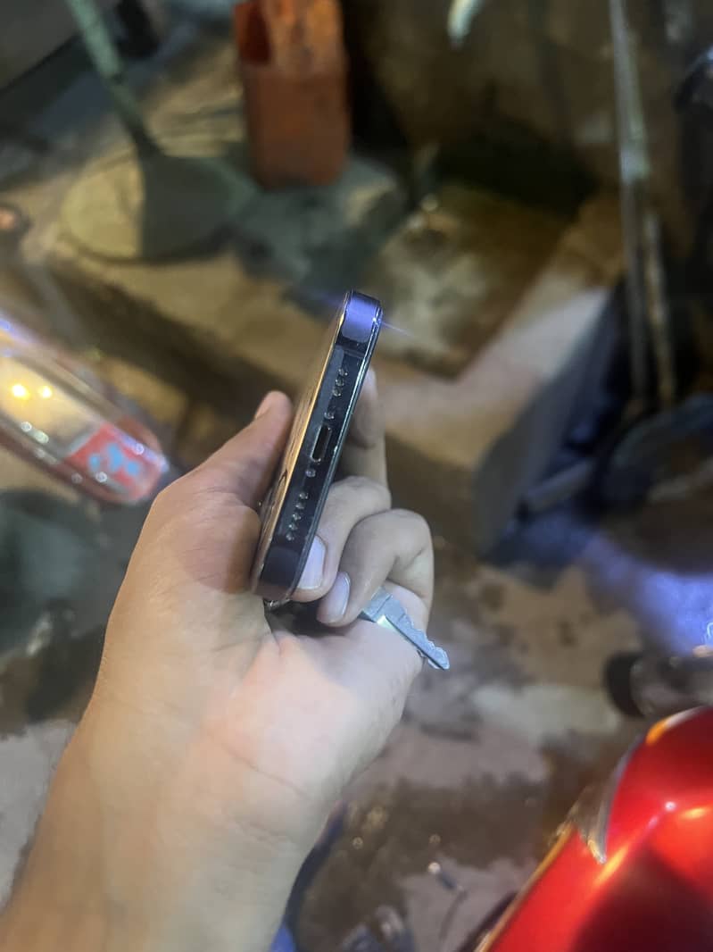 Apple iPhone 14 Pro 4