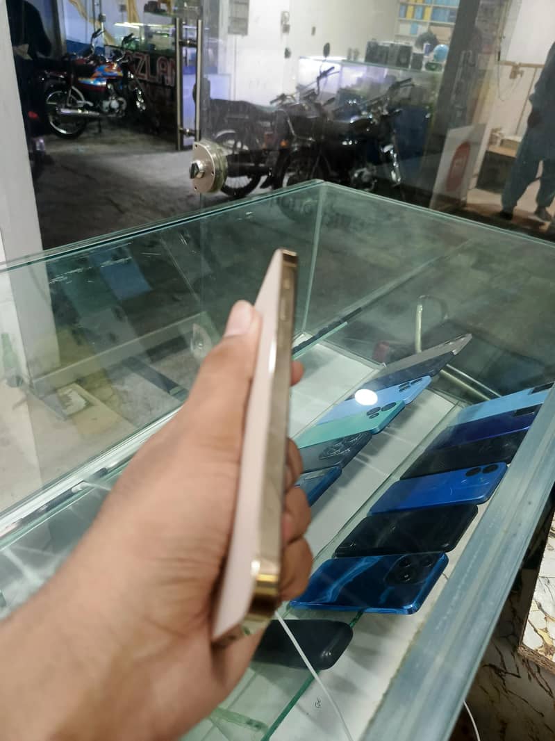 12 pro display msg 3