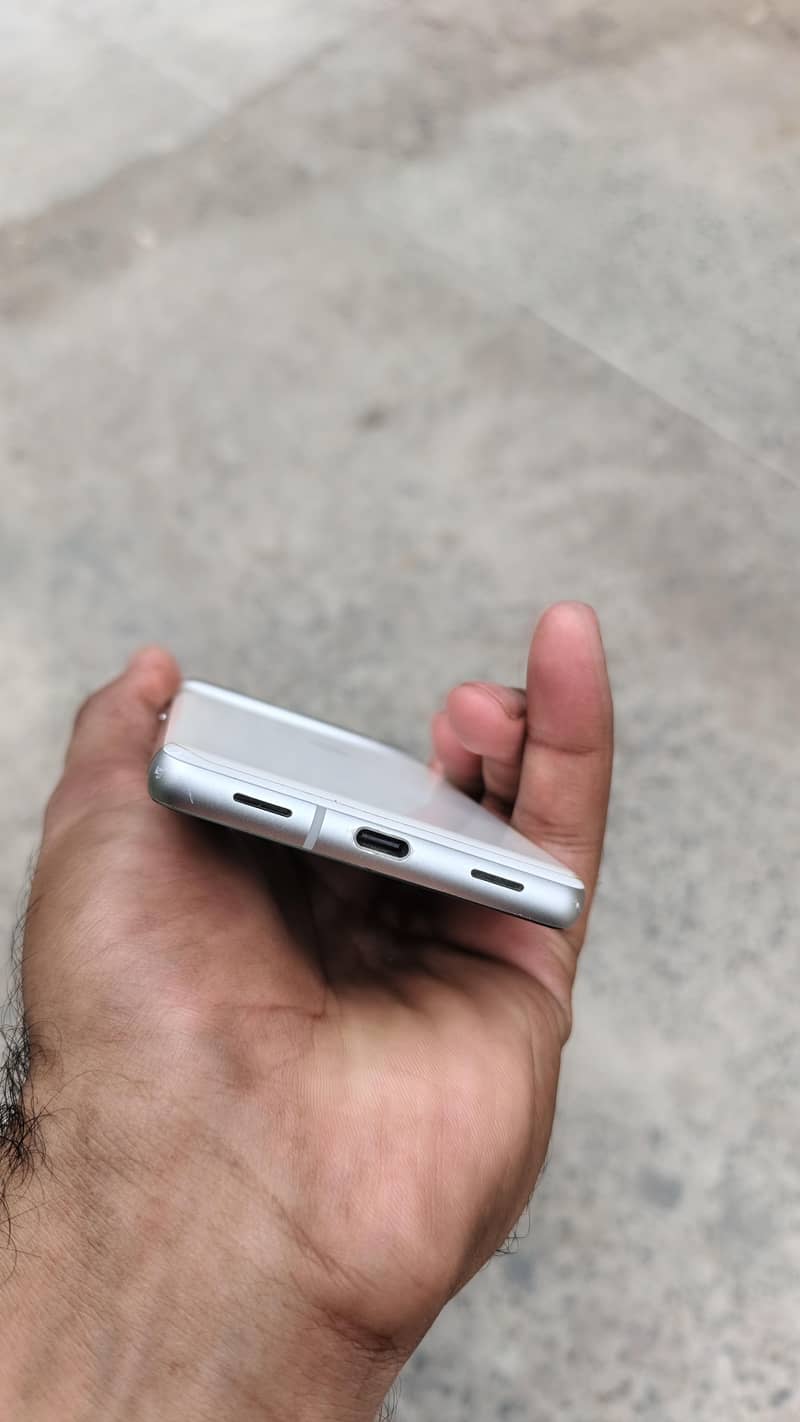 Google Pixel 7a 3