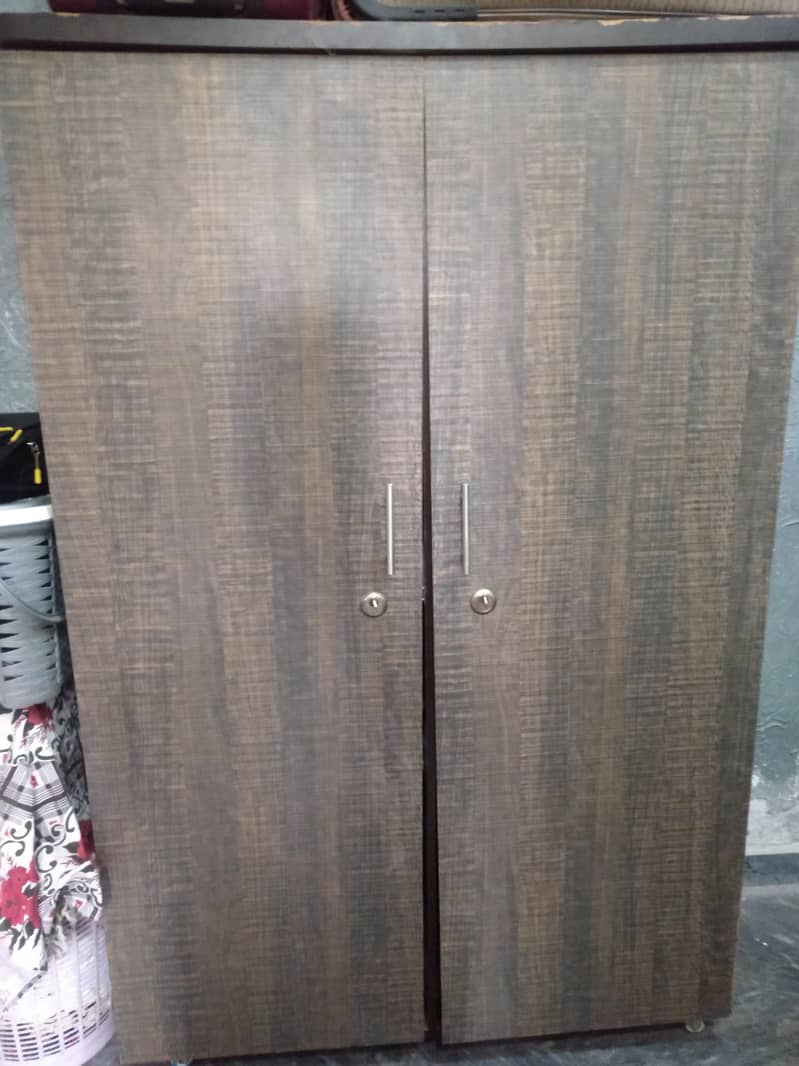 wardrobe 0
