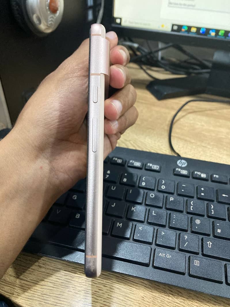 Google Pixel 8 4