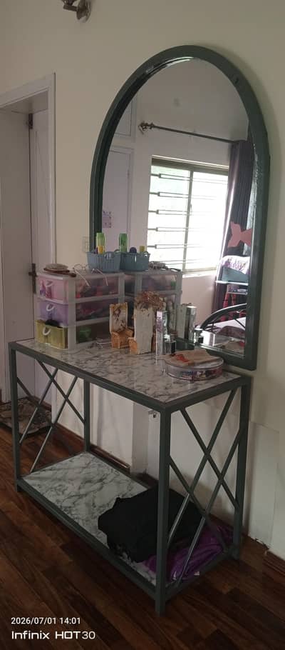 dressing table