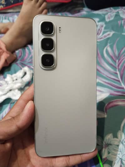 Infinix hot 60i 8/128 golden condition all ok 0322/4072/286