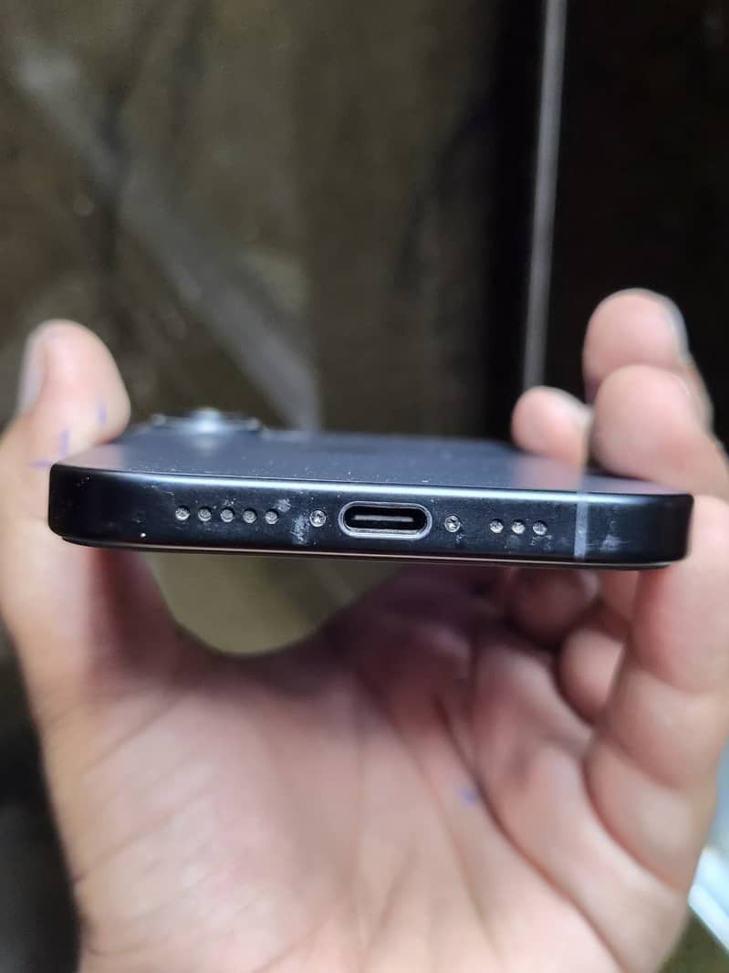 Apple iPhone 16 2