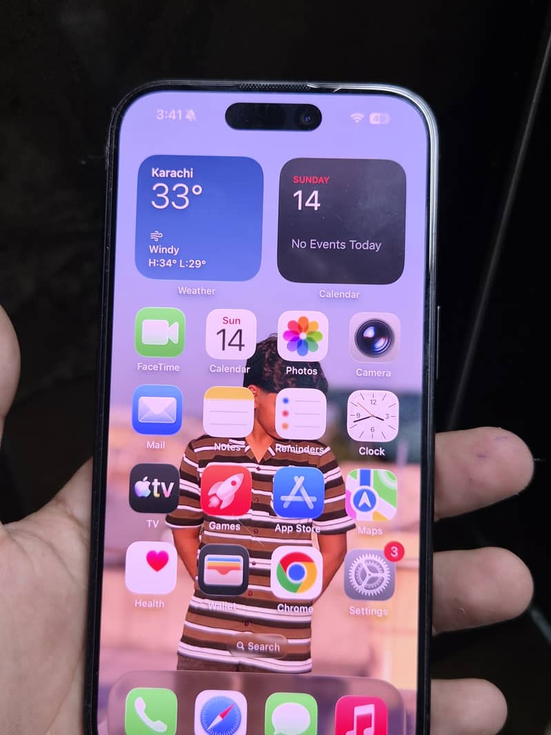 Apple iPhone 16 3