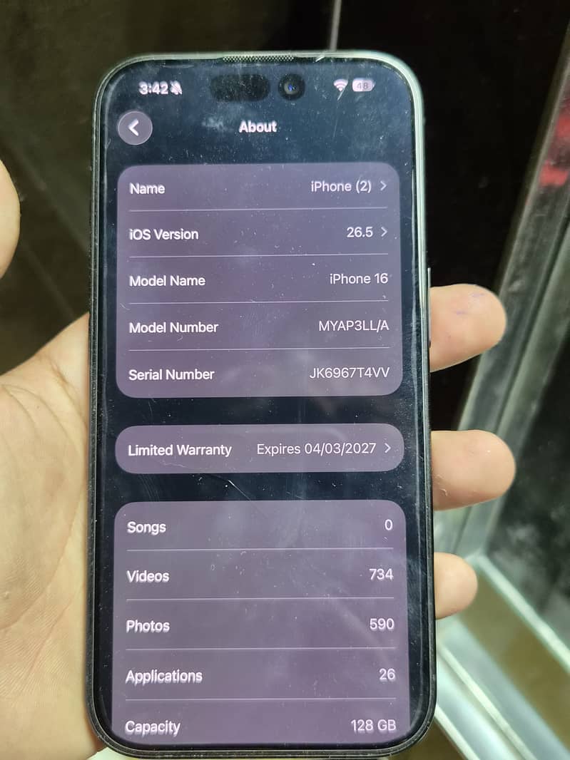 Apple iPhone 16 5