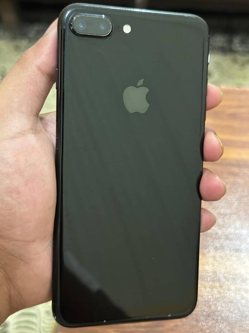 Apple iPhone 7 Plus 1