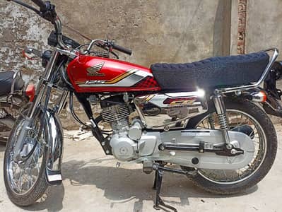 Honda cg125s self start red brand new
