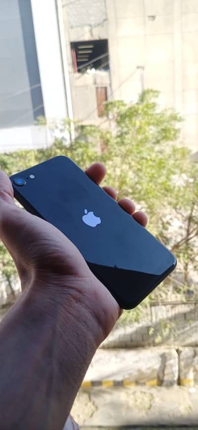 Apple iPhone SE