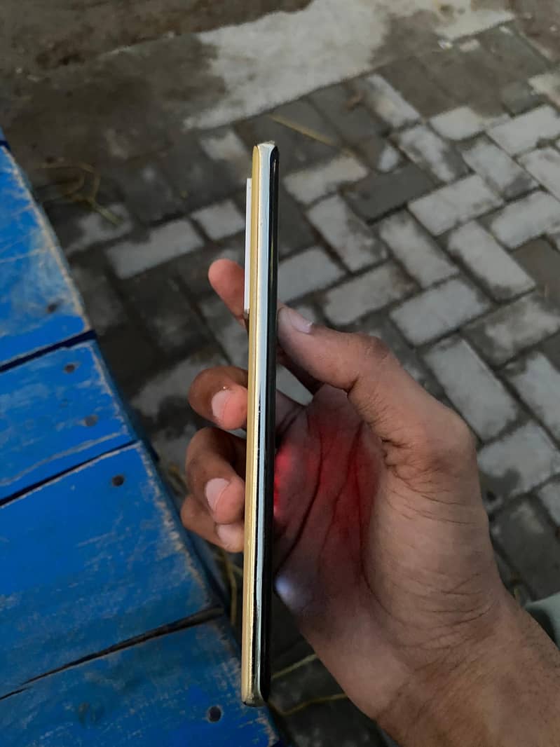 Infinix Note 40 Pro 4