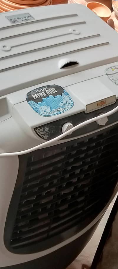 super Asia 12 volt brand new cooler few days used