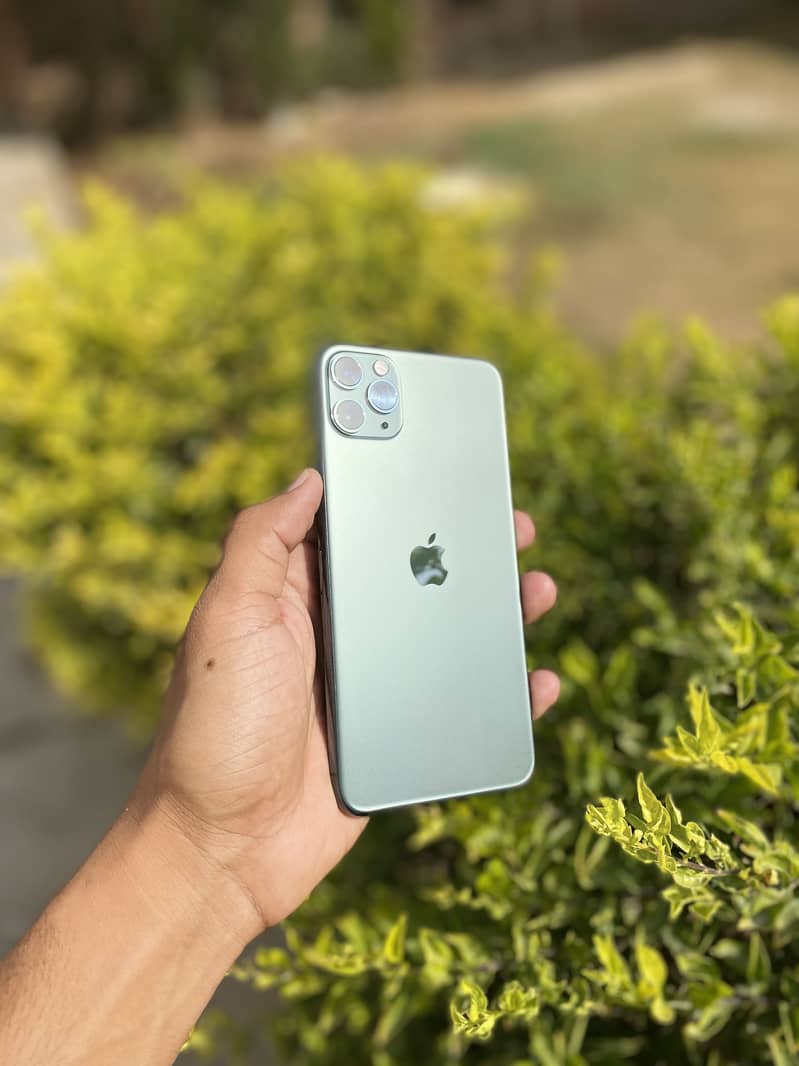 Apple iPhone 11 Pro Max 4