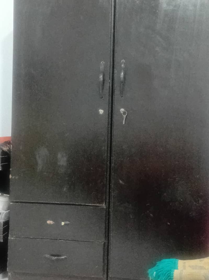 wardrobe 0