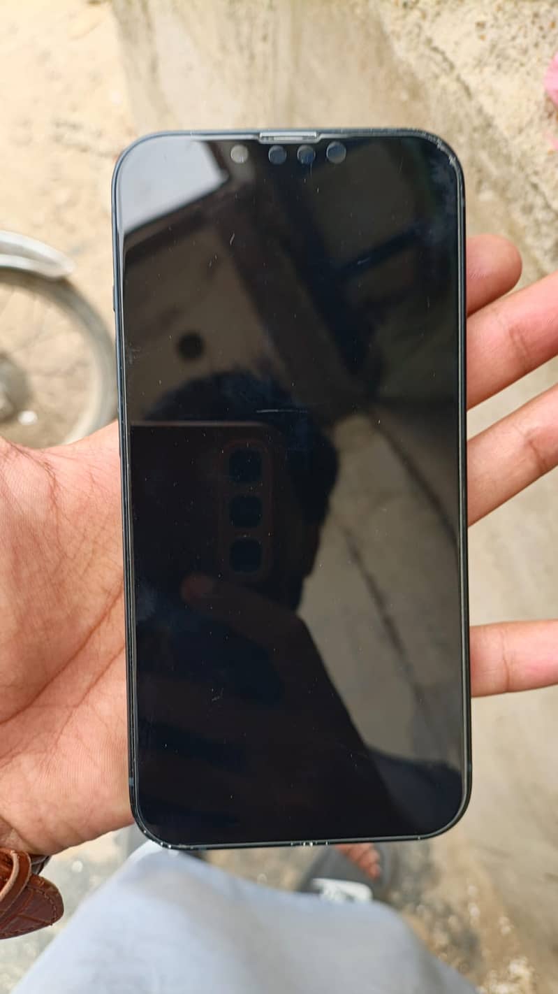 Apple iPhone 13 1