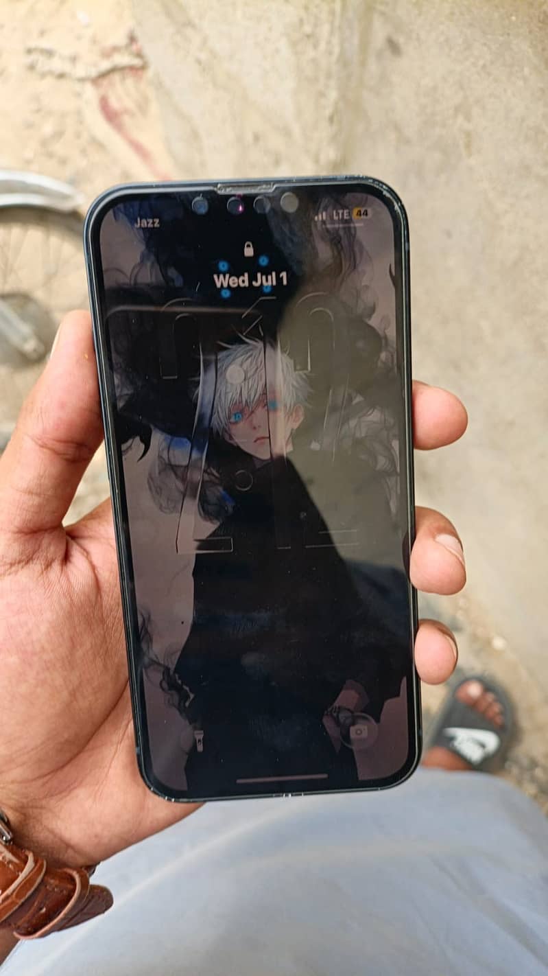 Apple iPhone 13 6