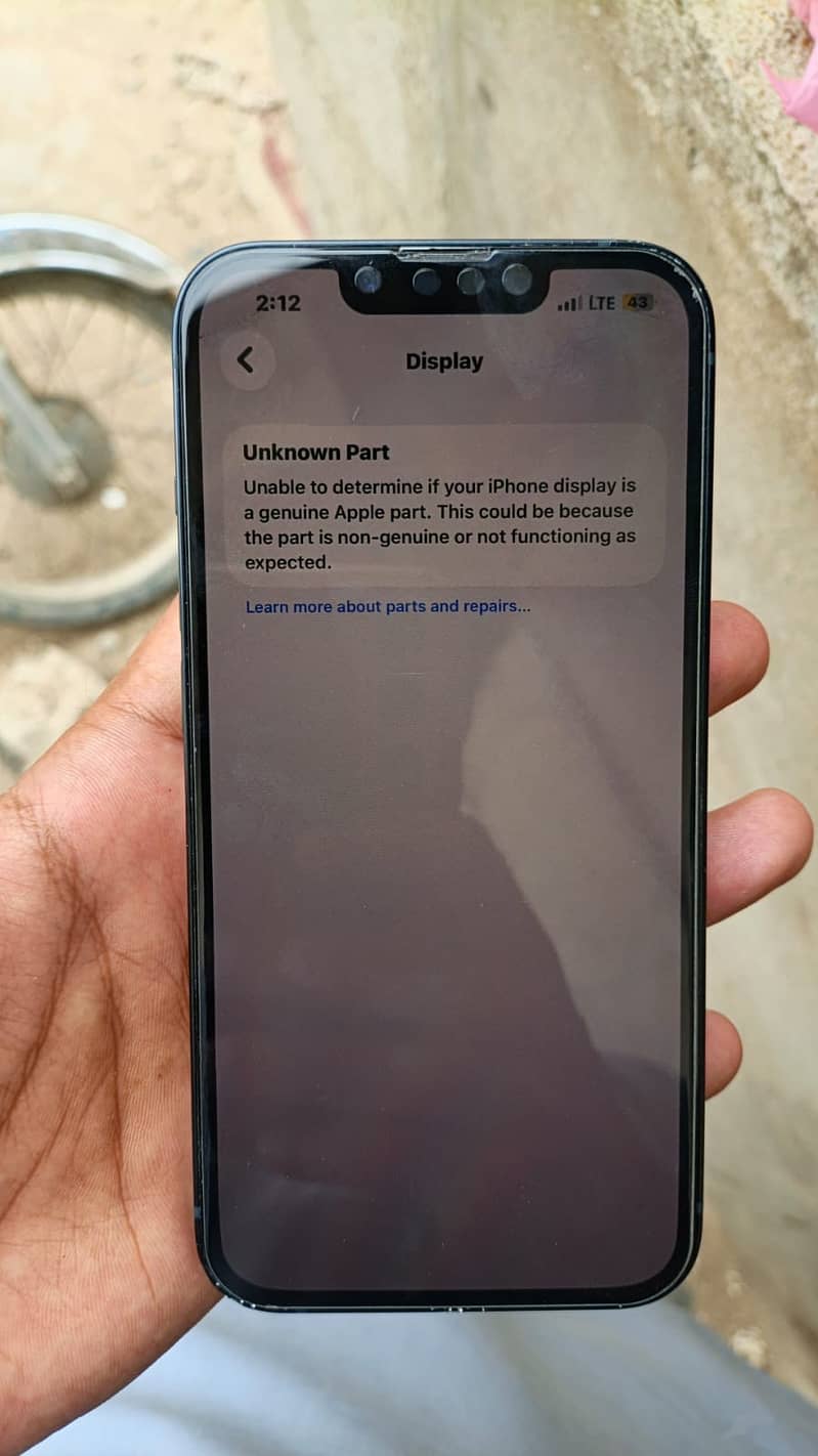 Apple iPhone 13 8