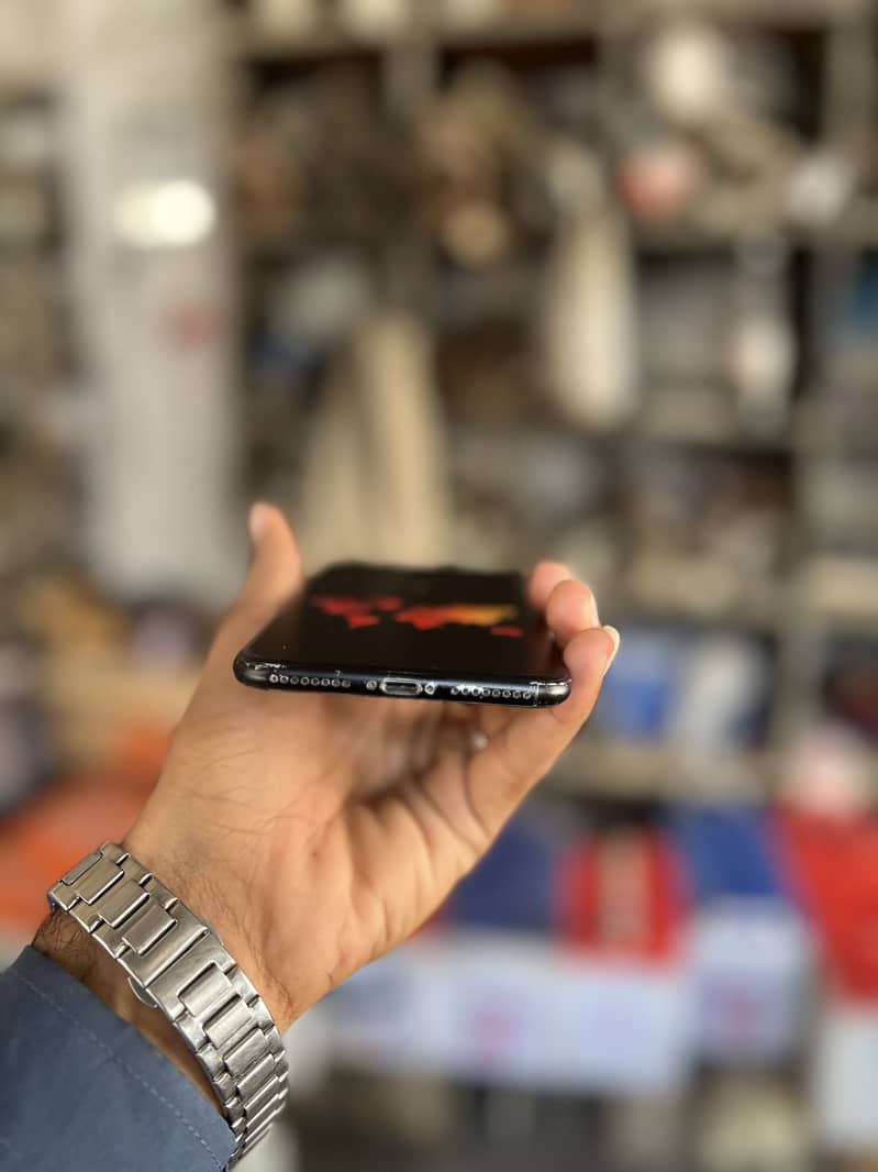 Apple iPhone 7 Plus 4