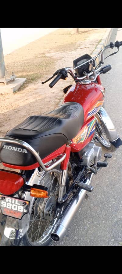 Whatsapp number 03165301792 and only contact on this number or olx