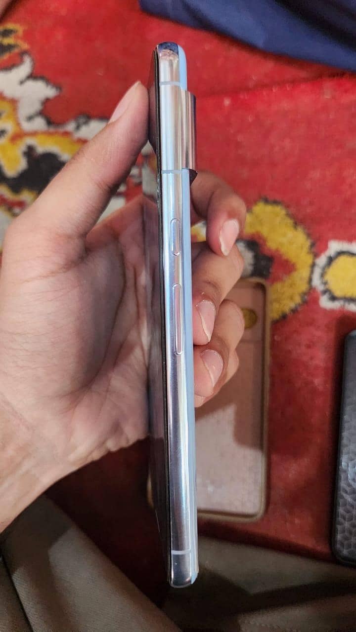 Google Pixel 8 Pro 4