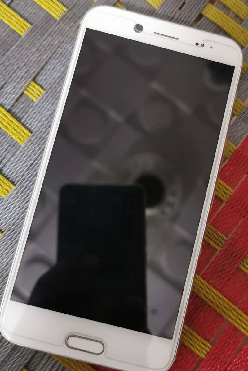 HTC 10 evo 1