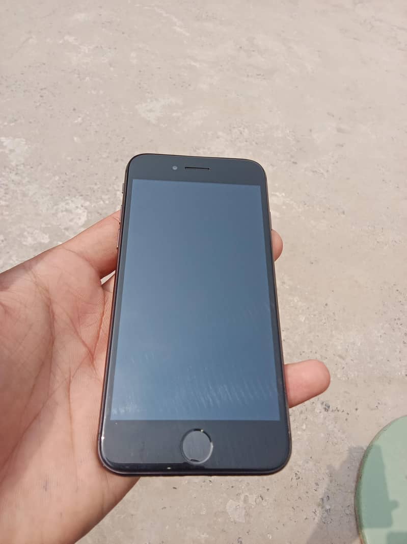 iPhone 8 0