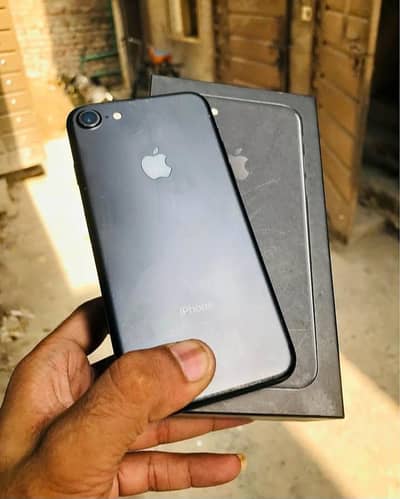 Apple iPhone 7