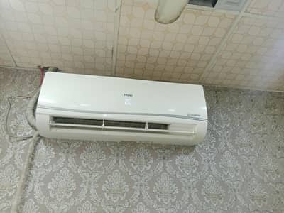 haire. 1.5 ton DC inverter new condision 10*10 janian gas parts