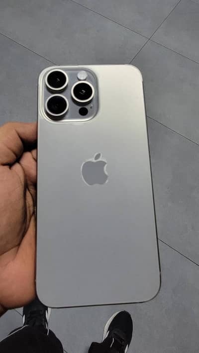 Iphone 15 pro max natural titanium