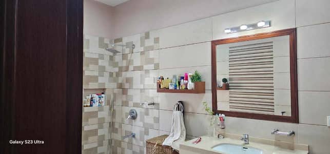 Bungalow for Sale 1000 Square yards in DHA phase 1