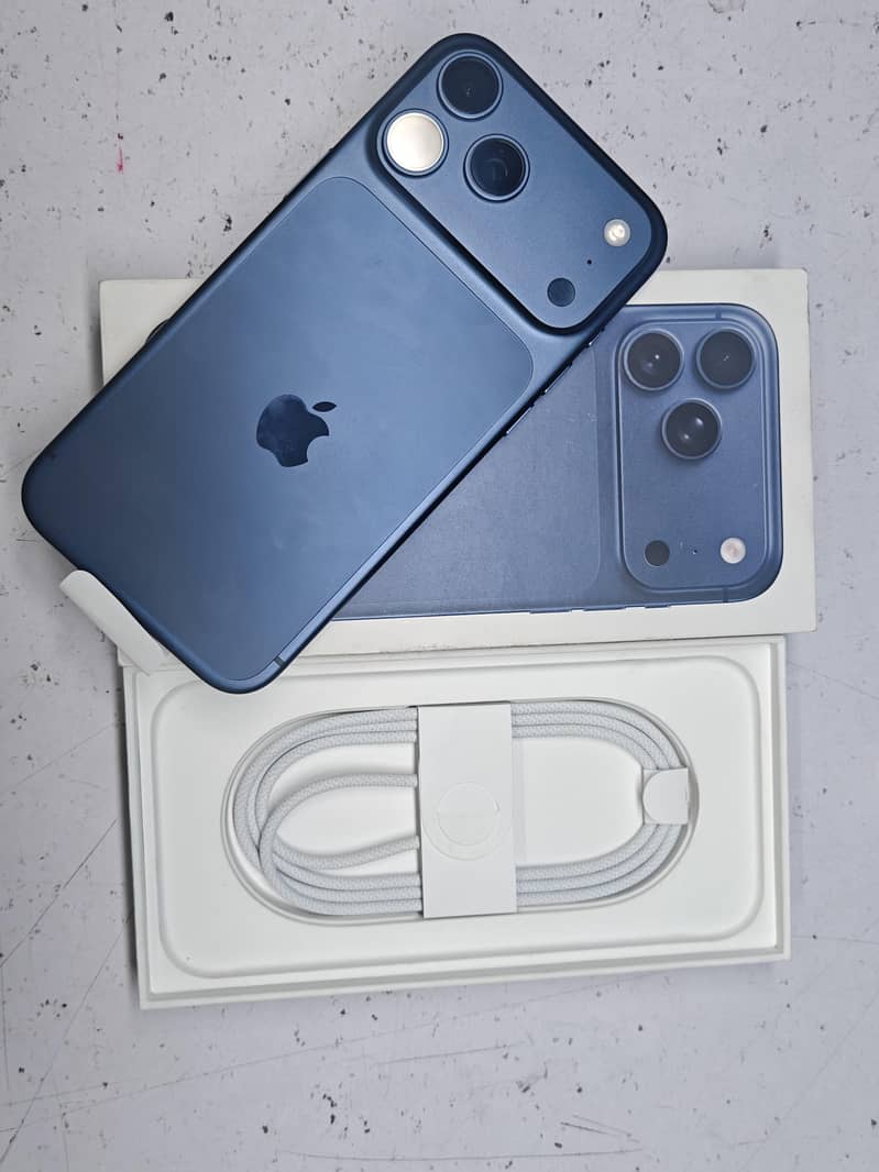 iPhone 17 Pro Max 1