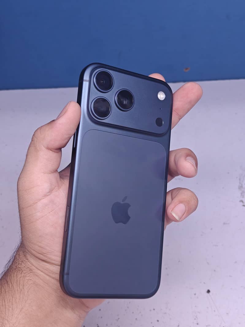 iPhone 17 Pro Max 2