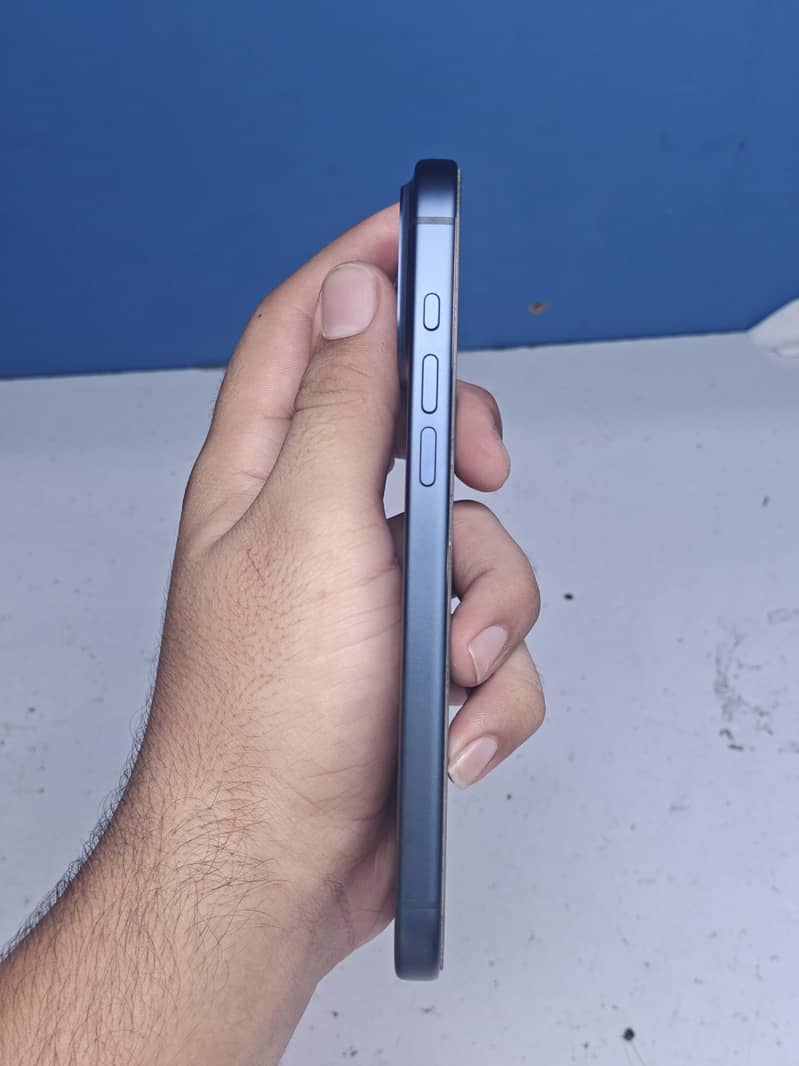 iPhone 17 Pro Max 4