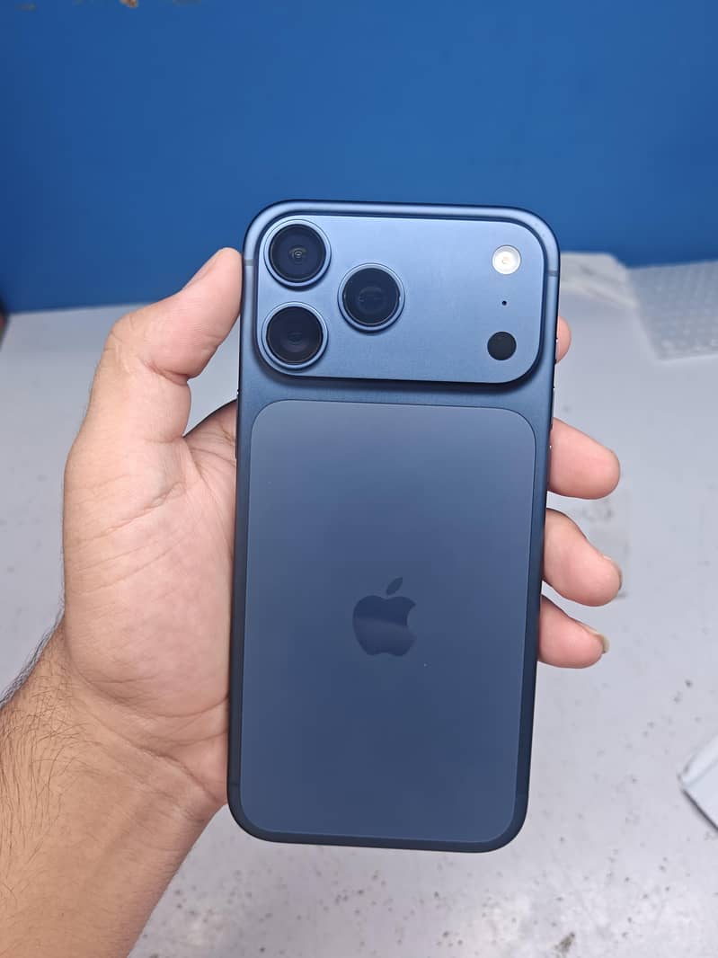 iPhone 17 Pro Max 7