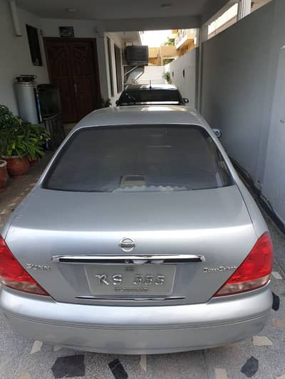 Nissan Sunny 2010