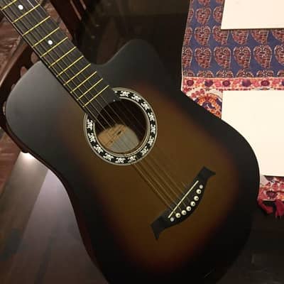 ACOUSTIC GUITAR FOR SALE, BRAND NEW STANDARD SIZE