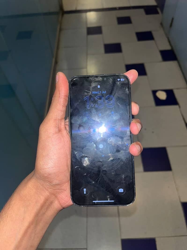 iPhone 12 0